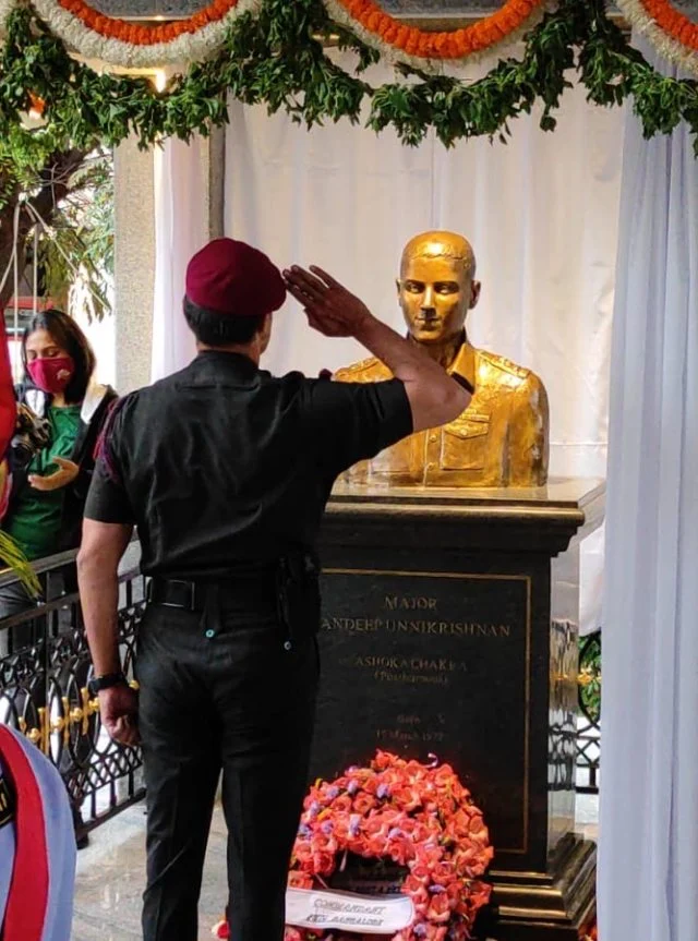 Portrait of Sandeep Unnikrishnan (Memorial bust, Bengaluru (photograph))